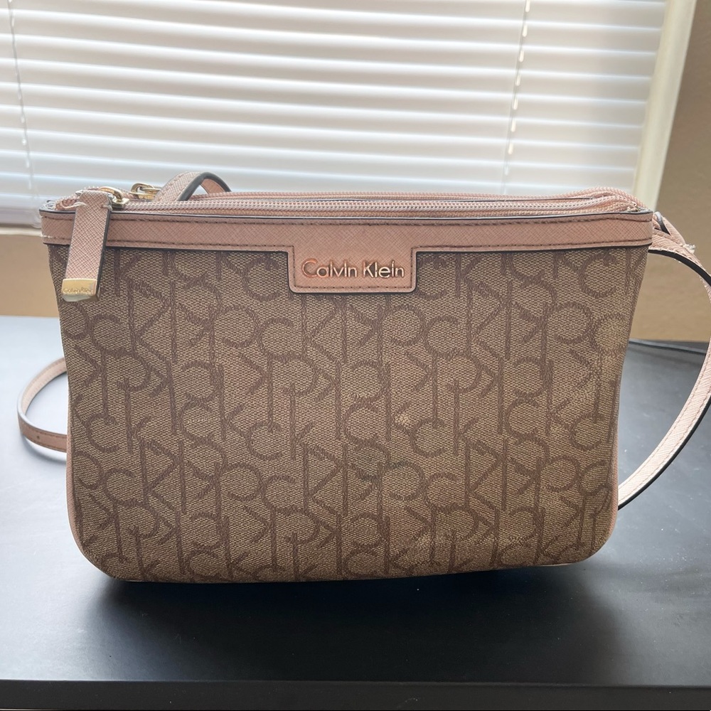 Calvin Klein Crossbody, brown/tan with pink